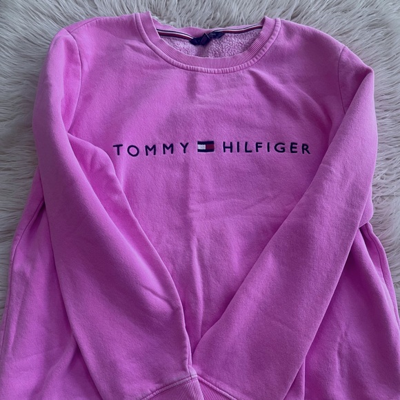 Large Hot Pink Tommy Hilfiger Logo Sweatshirt - Picture 4 of 5